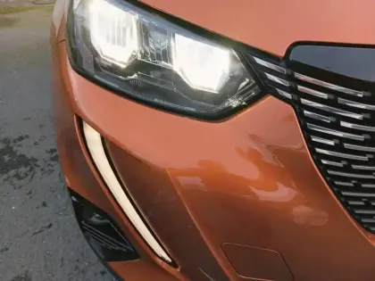 Photo 15 Peugeot 2008  PureTech 130 S&S EAT8