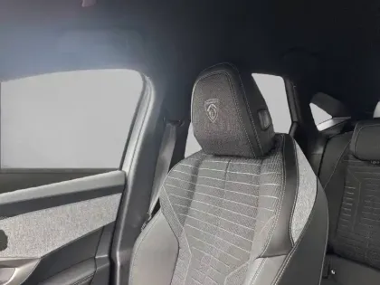 Photo 66 Peugeot 3008  Hybrid 145 e-DCS6