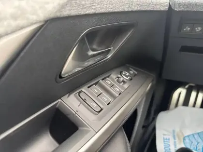 Photo 76 Peugeot 3008  Hybrid 145 e-DCS6