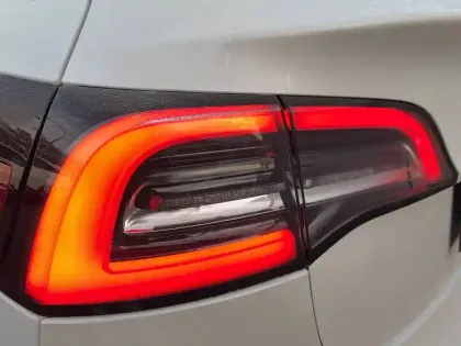 Photo 29 Tesla Model 3  Autonomie Standard Plus RWD