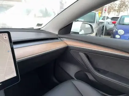 Photo 20 Tesla Model 3  Autonomie Standard Plus RWD