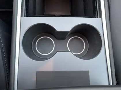 Photo 26 Tesla Model 3  Autonomie Standard Plus RWD