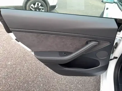 Photo 11 Tesla Model 3  Autonomie Standard Plus RWD