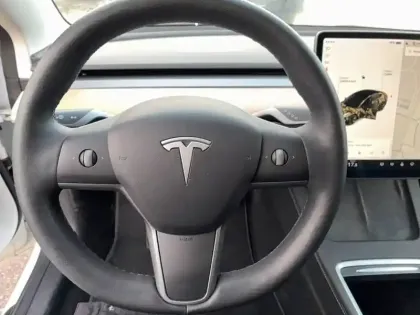 Photo 19 Tesla Model 3  Autonomie Standard Plus RWD