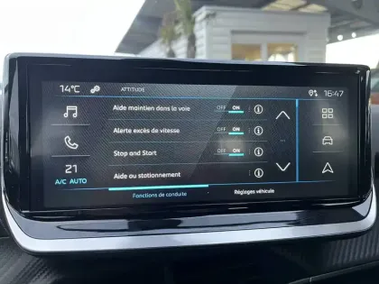 Photo 59 Peugeot 2008  Hybrid 136 e-DCS6