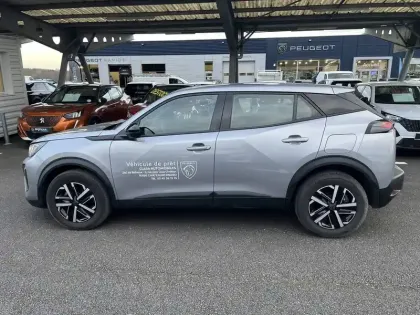 Photo 39 Peugeot 2008  Hybrid 136 e-DCS6