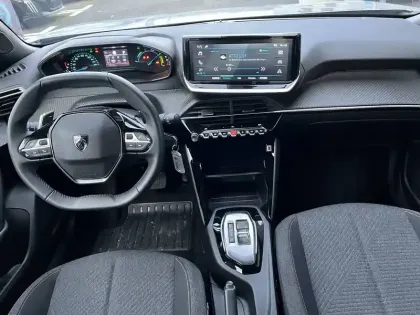 Photo 18 Peugeot 2008  Hybrid 136 e-DCS6