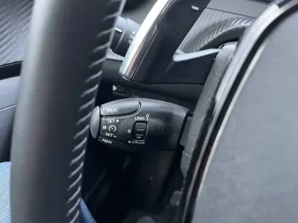 Photo 54 Peugeot 2008  Hybrid 136 e-DCS6