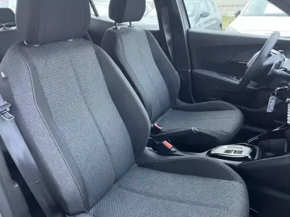 Photo 16 Peugeot 2008  Hybrid 136 e-DCS6