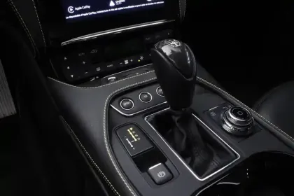 Photo 12 Maserati Granturismo  4.7 V8 460