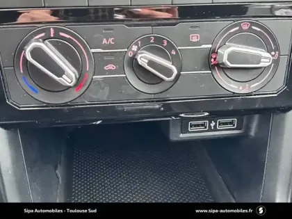 Photo 12 Volkswagen T-cross  1.0 TSI 95 Start/Stop BVM5