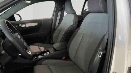 Photo 11 Volvo Xc40  B4 197 ch DCT7