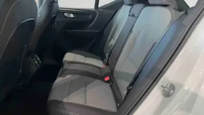 Photo 15 Volvo Xc40  B4 197 ch DCT7