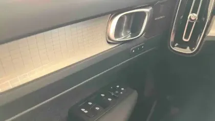 Photo 13 Volvo Xc40  B4 197 ch DCT7