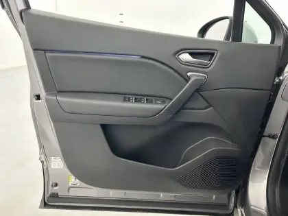 Photo 19 Renault Captur  E-Tech Plug-in 160