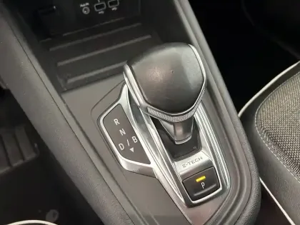 Photo 21 Renault Captur  E-Tech Plug-in 160