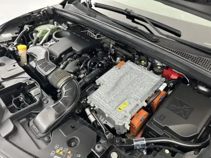 Photo 58 Renault Captur  E-Tech Plug-in 160