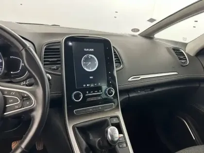 Photo 11 Renault Grand Scenic  TCe 140 FAP - 21