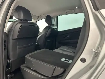 Photo 25 Renault Grand Scenic  TCe 140 FAP - 21