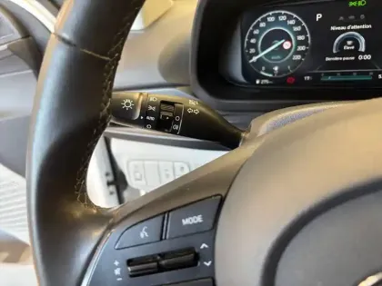 Photo 39 Hyundai Bayon  1.0 T-GDi 100 DCT-7 Hybrid 48V