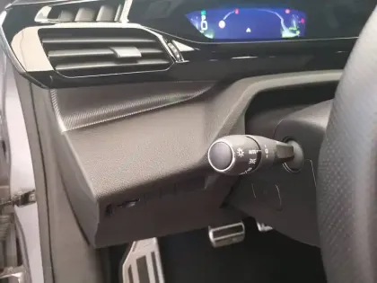 Photo 24 Peugeot 308  PureTech 130ch S&S EAT8