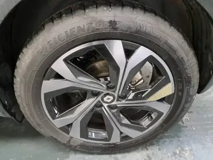 Photo 18 Renault Captur  E-Tech full hybrid 145