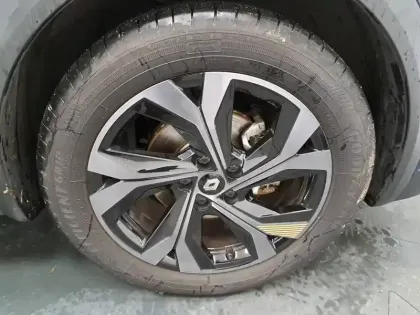 Photo 16 Renault Captur  E-Tech full hybrid 145