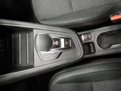 Photo 34 Renault Captur  E-Tech full hybrid 145