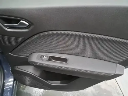 Photo 66 Renault Captur  E-Tech full hybrid 145