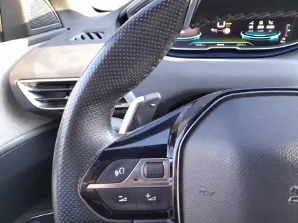 Photo 14 Peugeot 3008  Hybrid 225 e-EAT8