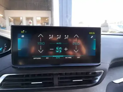 Photo 11 Peugeot 3008  Hybrid 225 e-EAT8