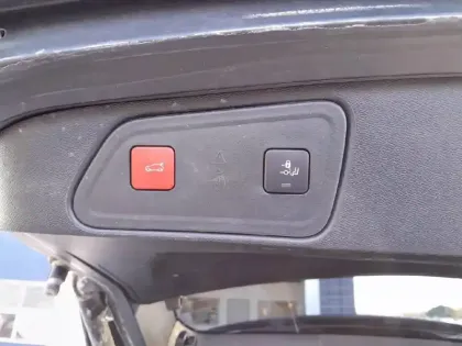 Photo 17 Peugeot 3008  Hybrid 225 e-EAT8