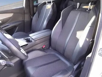 Photo 8 Peugeot 3008  Hybrid 225 e-EAT8