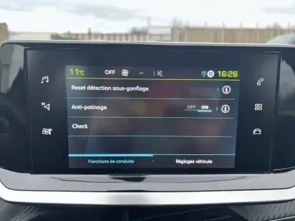 Photo 13 Peugeot 208  Electrique 50 kWh 136ch