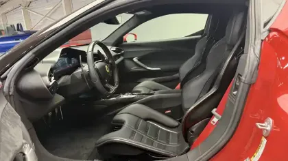 Photo 13 Ferrari 296 GTB  3.0 Turbo V6 Hybride 830 ch