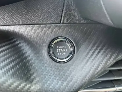 Photo 54 Peugeot 2008  Hybrid 145 e-DCS6