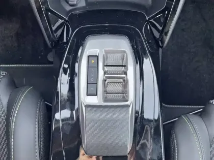 Photo 13 Peugeot 2008  Hybrid 145 e-DCS6