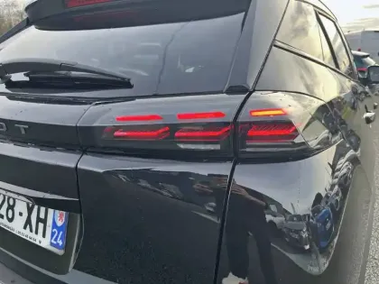 Photo 36 Peugeot 2008  Hybrid 145 e-DCS6