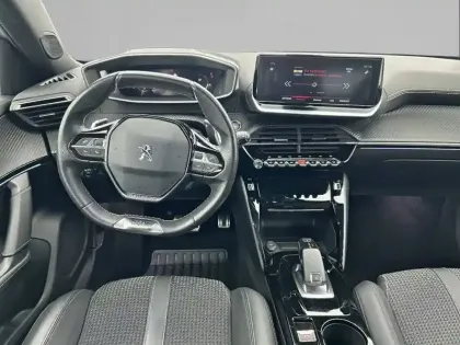 Photo 7 Peugeot 2008  PureTech 130 S&S EAT8