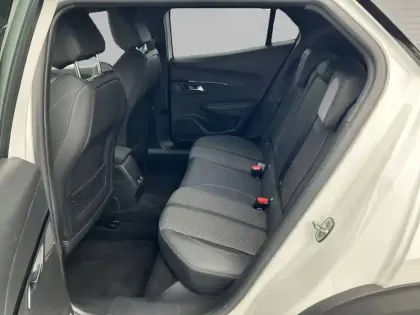 Photo 11 Peugeot 2008  PureTech 130 S&S EAT8