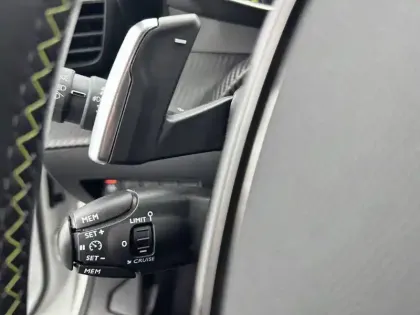 Photo 22 Peugeot 2008  PureTech 130 S&S EAT8