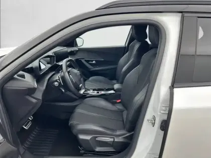 Photo 10 Peugeot 2008  PureTech 130 S&S EAT8