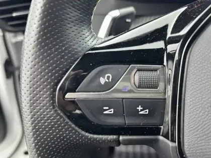 Photo 23 Peugeot 2008  PureTech 130 S&S EAT8