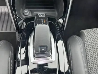 Photo 13 Peugeot 2008  PureTech 130 S&S EAT8