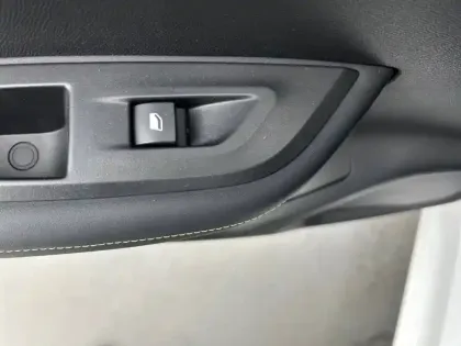 Photo 18 Peugeot 2008  PureTech 130 S&S EAT8