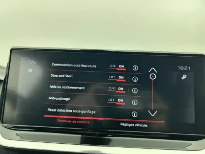 Photo 27 Peugeot 2008  PureTech 130 S&S EAT8