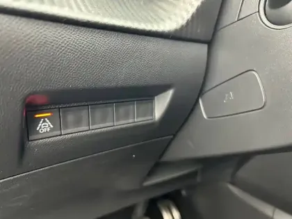 Photo 31 Peugeot 2008  PureTech 130 S&S EAT8