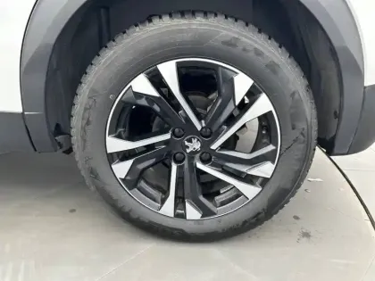 Photo 12 Peugeot 2008  PureTech 130 S&S EAT8