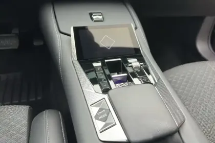 Photo 45 DS DS 4  PureTech 180 EAT8