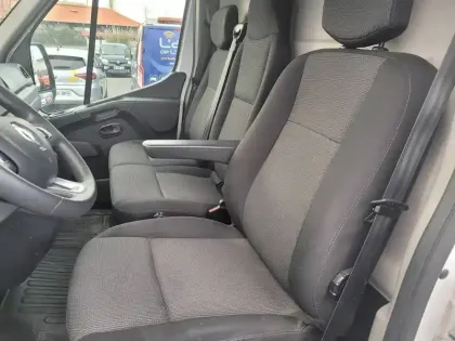 Photo 25 Renault Master  FGN TRAC F3500 L2H2 BLUE DCI 135